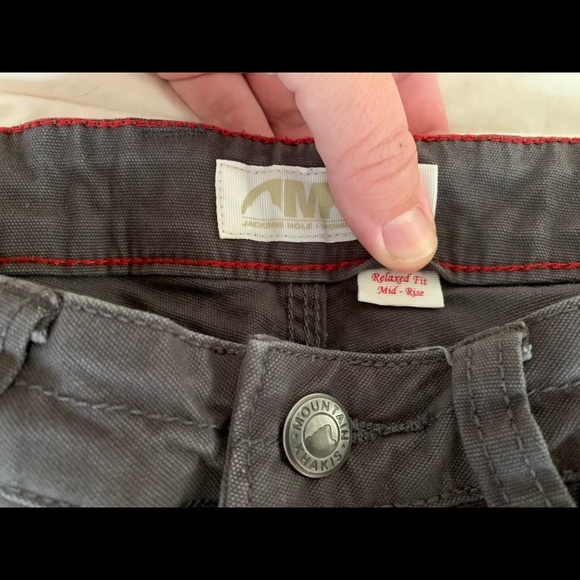 Mountain Khakis Charcoal Gray Shorts, Size 4, Relaxed Fit, Mid-rise - Picture 3 of 4